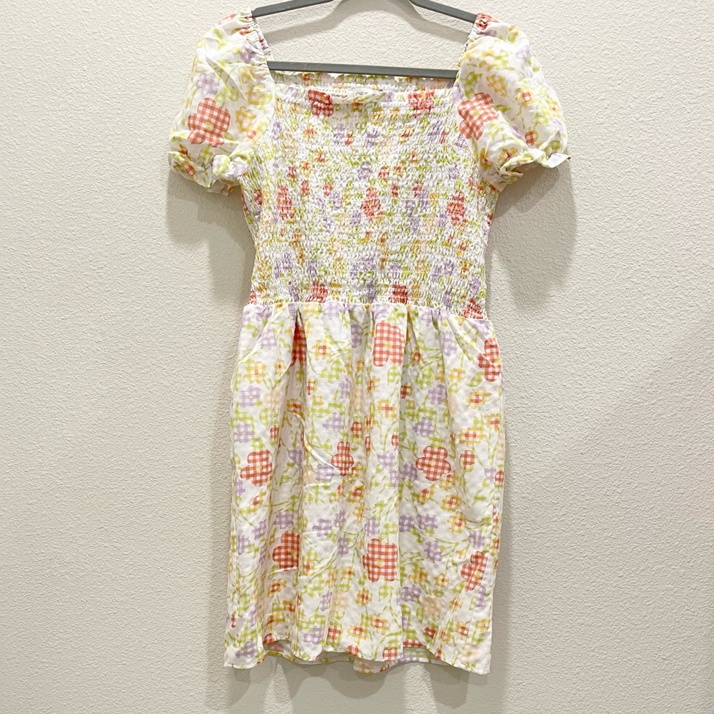 Pre-loved! LOFT Floral Dainty Smocked Short Sleeve Dress!